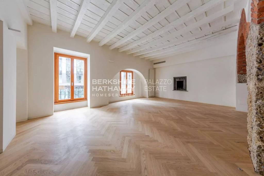 appartamento in vendita a Milano in zona Porta Nuova