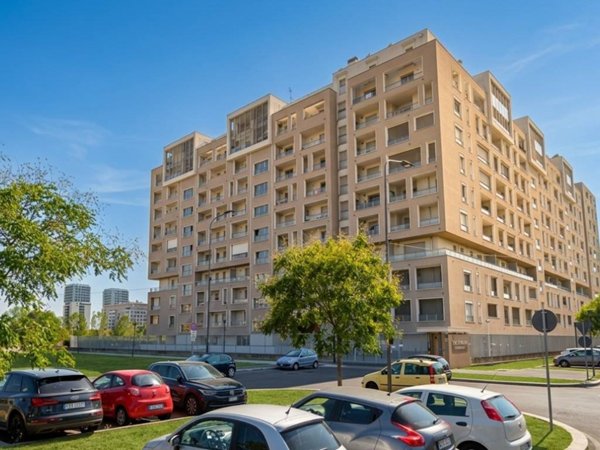 appartamento in vendita a Milano in zona Adriano