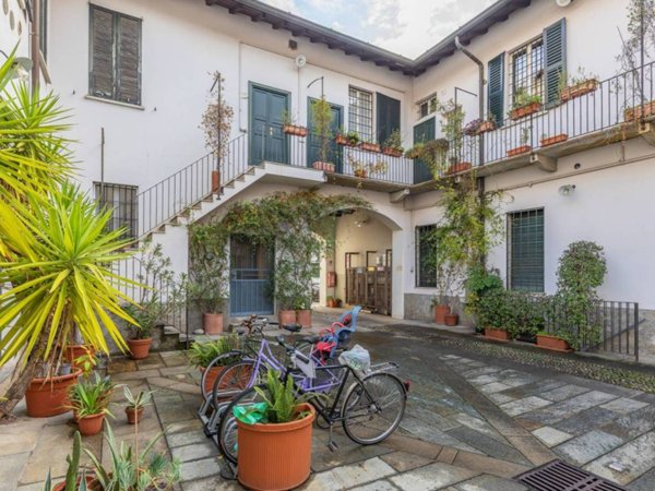 appartamento in vendita a Milano in zona Porta Genova