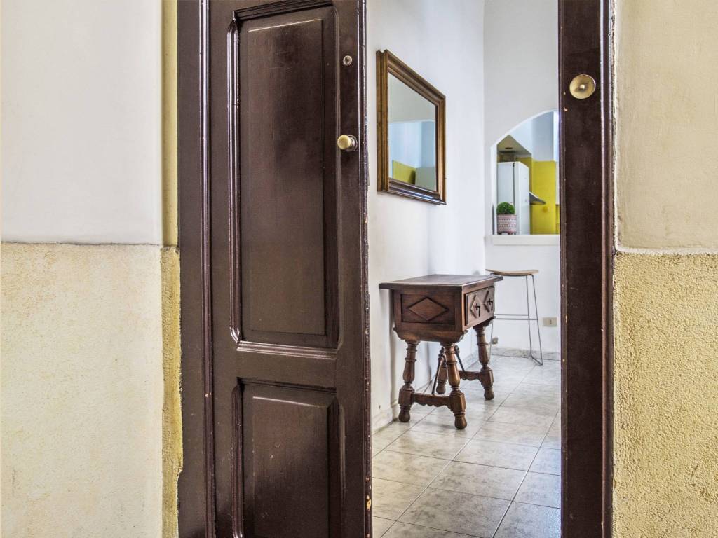 appartamento in vendita a Milano in zona Lorenteggio