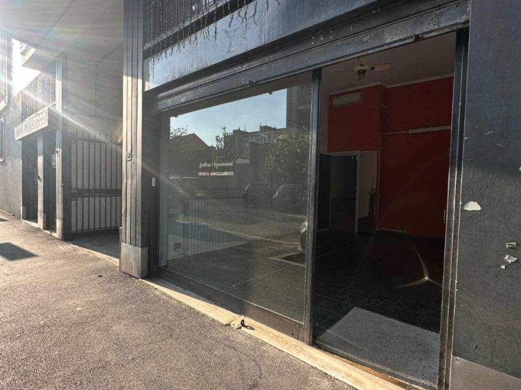 negozio in vendita a Milano in zona Chiesa Rossa