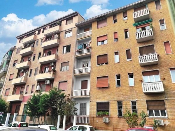 appartamento in vendita a Milano in zona Casoretto