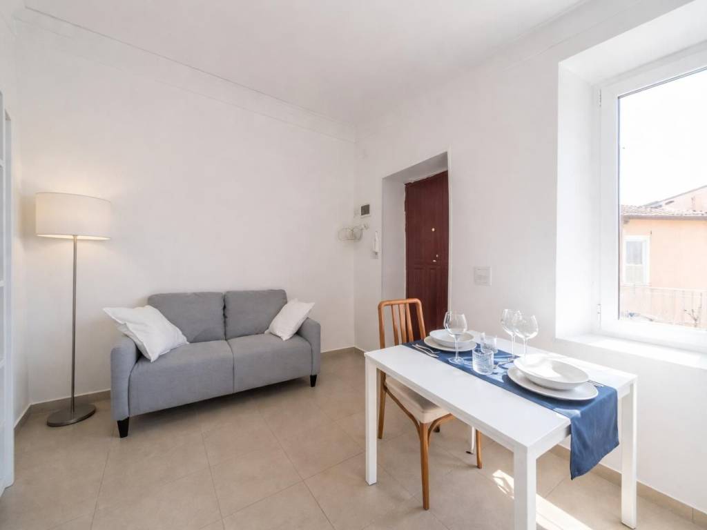 appartamento in vendita a Milano in zona Vigentino