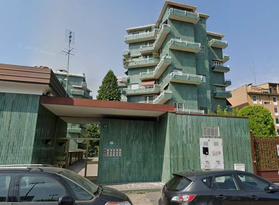appartamento in vendita a Milano in zona Barona