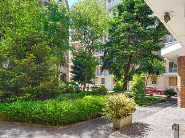 appartamento in vendita a Milano in zona Lorenteggio