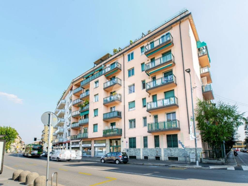 appartamento in vendita a Milano in zona Trenno