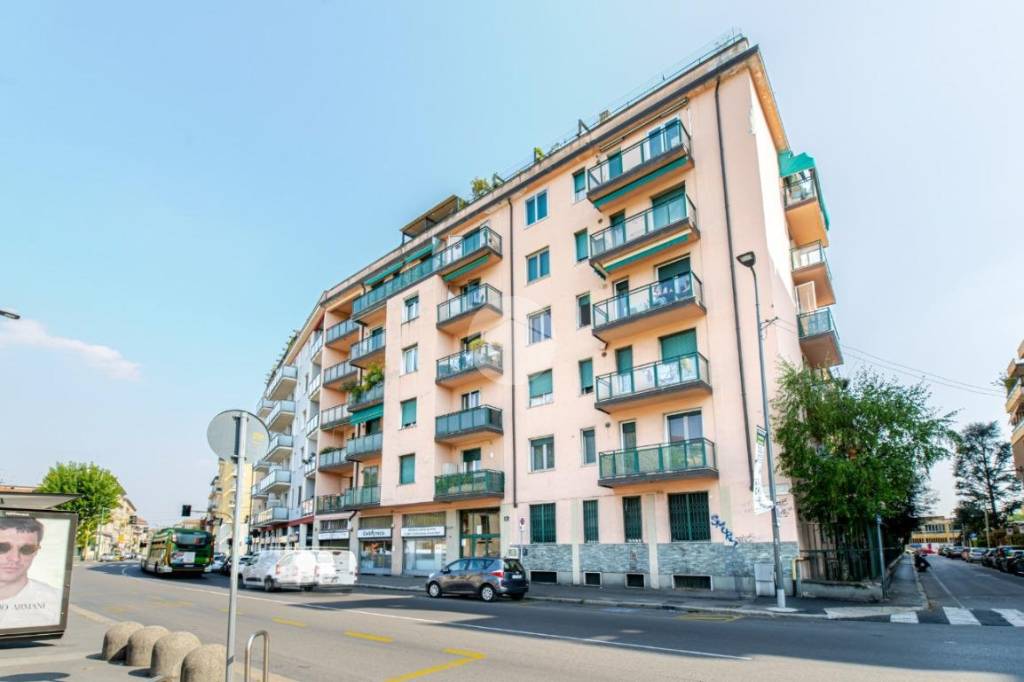 appartamento in vendita a Milano in zona Forze Armate