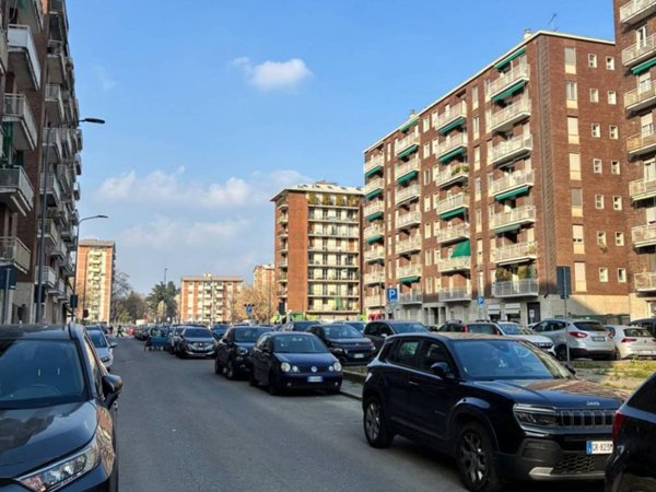 negozio in vendita a Milano in zona Bicocca