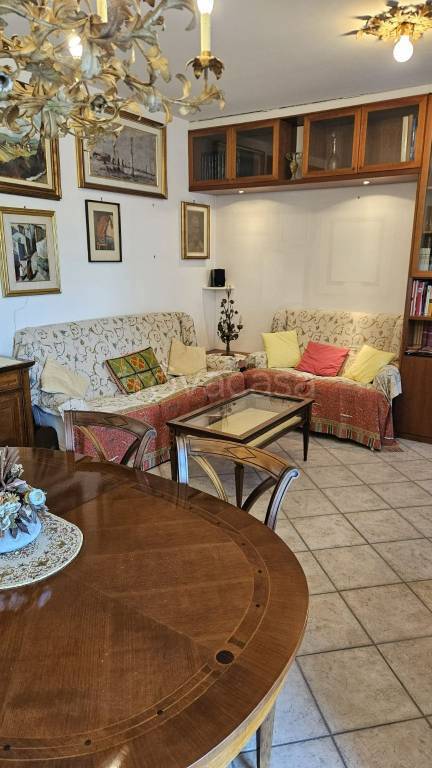 appartamento in vendita a Milano in zona Rogoredo