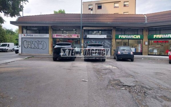negozio in vendita a Milano in zona Vialba
