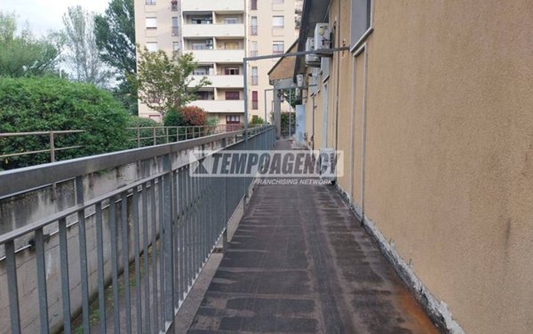 negozio in vendita a Milano in zona Quarto Oggiaro