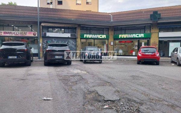 negozio in vendita a Milano in zona Quarto Oggiaro