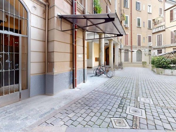 negozio in vendita a Milano in zona Solari