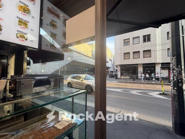negozio in vendita a Milano in zona Bocconi