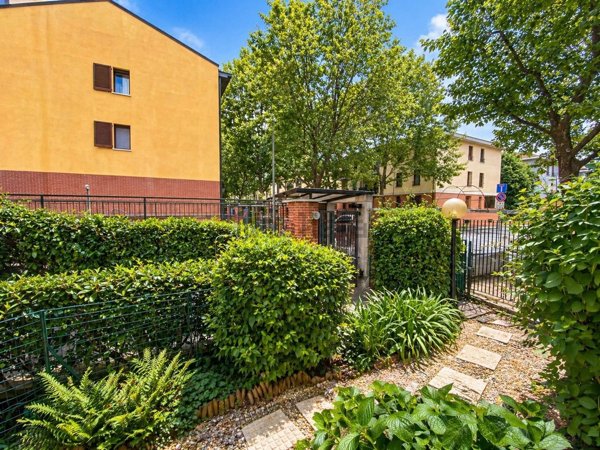 appartamento in vendita a Milano in zona Muggiano