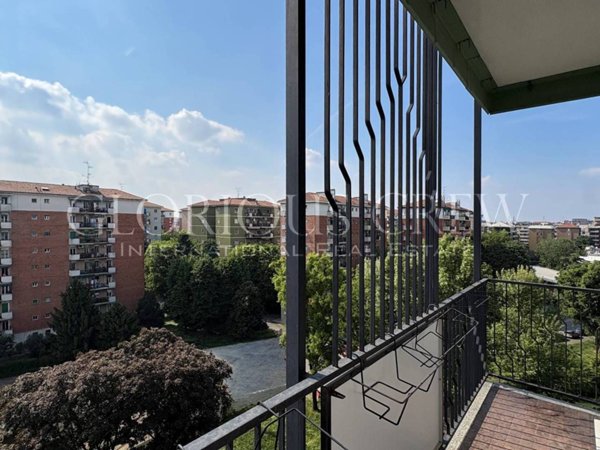 appartamento in vendita a Milano in zona Lorenteggio