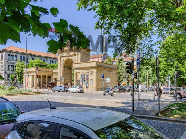 appartamento in vendita a Milano in zona Porta Nuova