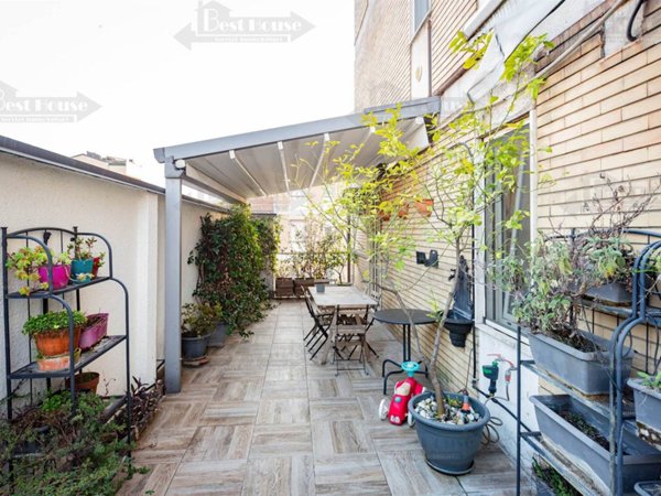 appartamento in vendita a Milano in zona Casoretto