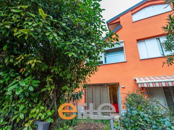 casa indipendente in vendita a Milano in zona Porta Vittoria
