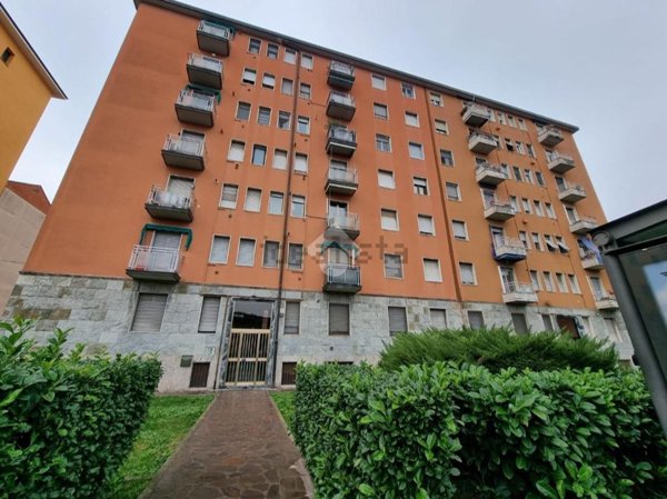 appartamento in vendita a Milano in zona Baggio