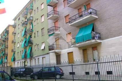 appartamento in vendita a Milano in zona Baggio