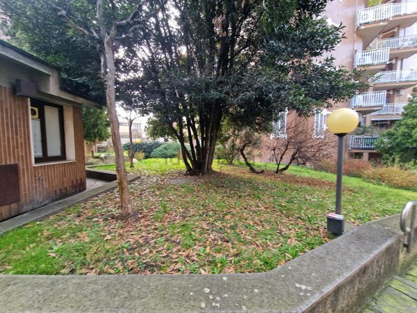 appartamento in vendita a Milano in zona Vigentino