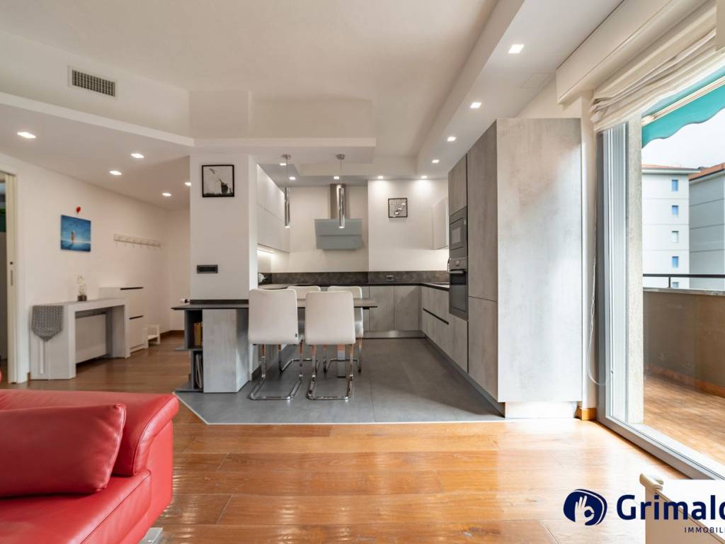 appartamento in vendita a Milano in zona Lorenteggio