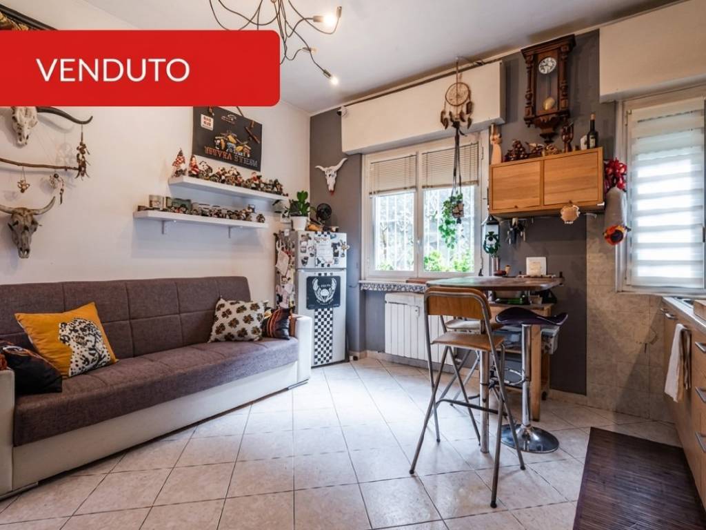 appartamento in vendita a Milano in zona Adriano