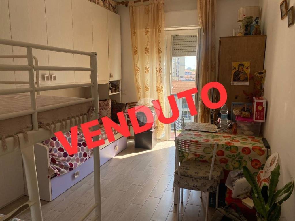 appartamento in vendita a Milano in zona Corvetto