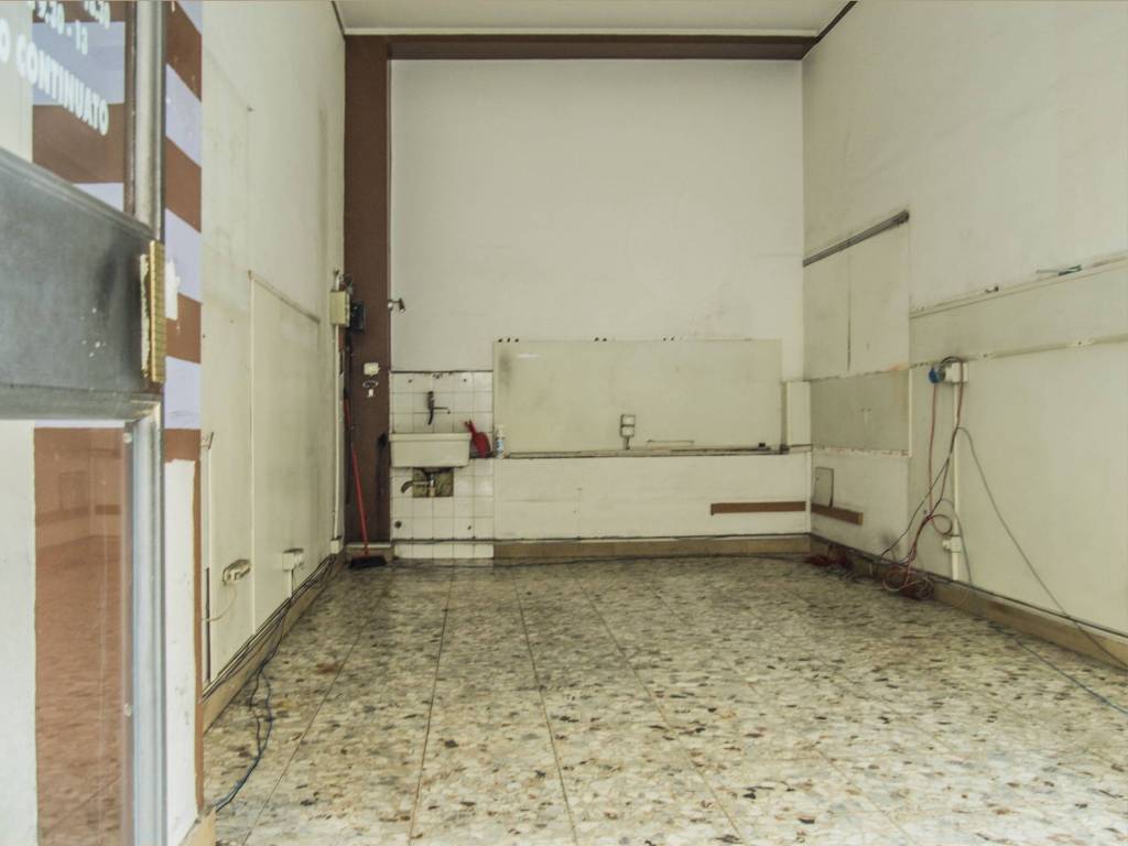 negozio in vendita a Milano in zona Solari