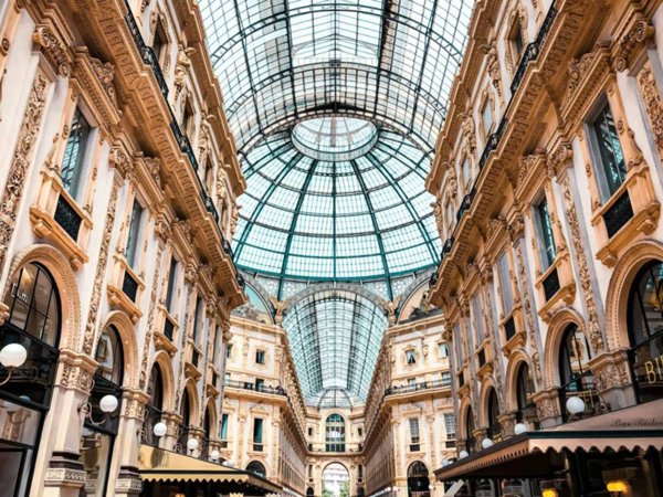intera palazzina in vendita a Milano in zona Centro Storico
