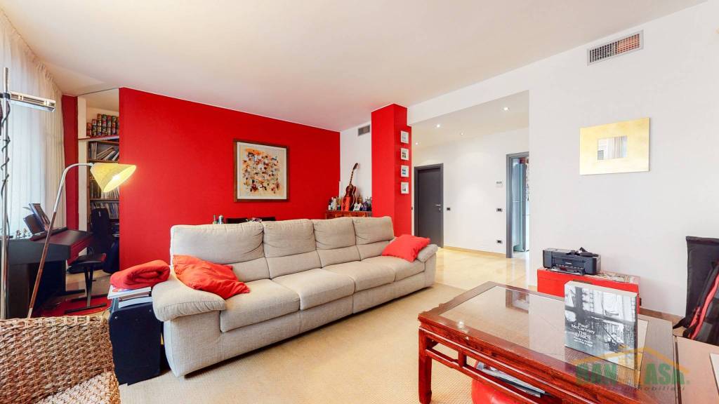 appartamento in vendita a Milano in zona Isola