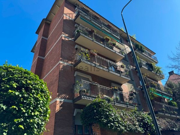 appartamento in vendita a Milano in zona Rembrandt