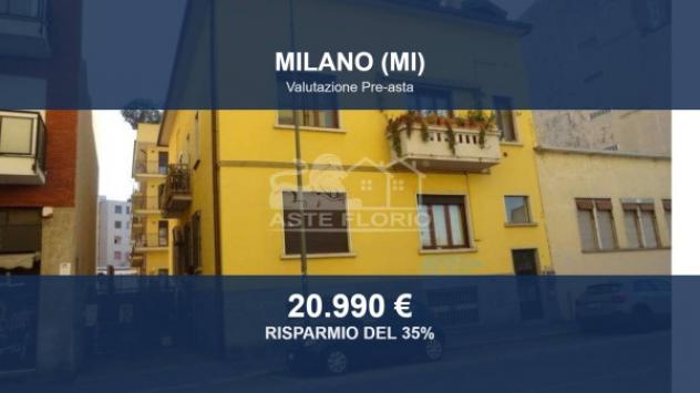 negozio in vendita a Milano in zona Barona