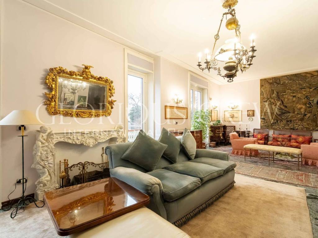 appartamento in vendita a Milano in zona Sant'Ambrogio
