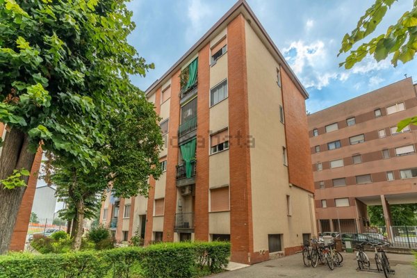 appartamento in vendita a Milano in zona Ronchetto sul Naviglio