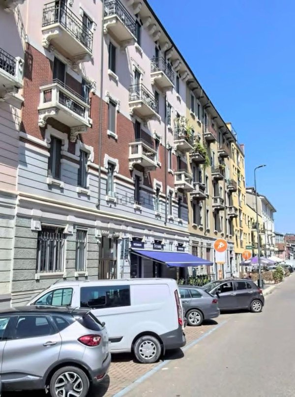 appartamento in vendita a Milano in zona Porta Genova