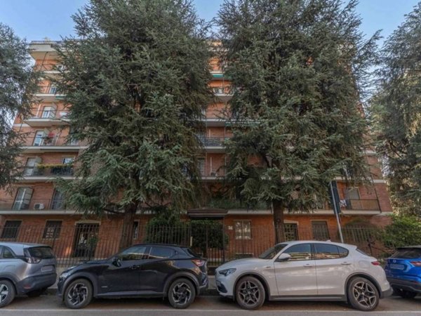 appartamento in vendita a Milano in zona Famagosta