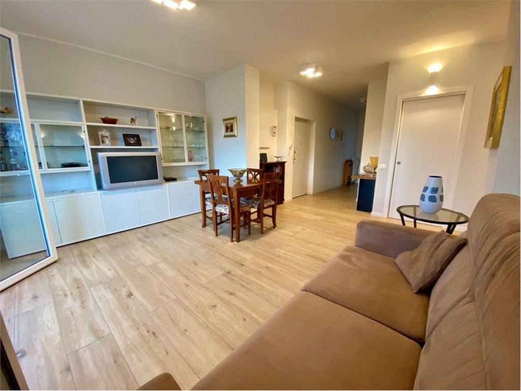 appartamento in vendita a Milano in zona Famagosta