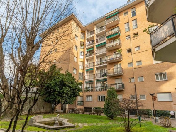 appartamento in vendita a Milano in zona Morivione