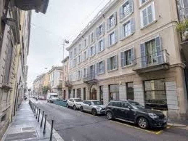 appartamento in vendita a Milano in zona Guastalla