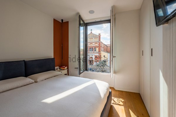 appartamento in vendita a Milano in zona Isola