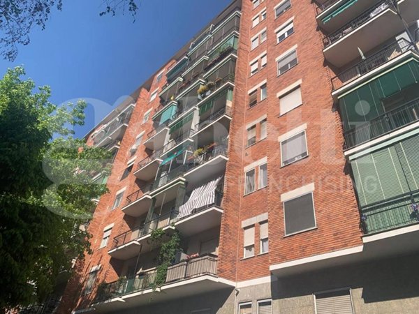 appartamento in vendita a Milano in zona Famagosta
