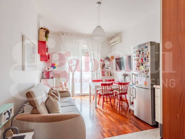 appartamento in vendita a Milano in zona Famagosta