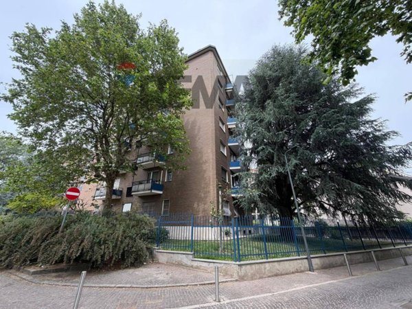 appartamento in vendita a Milano in zona Rottole