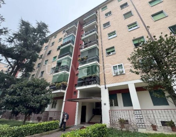 ufficio in vendita a Milano in zona Gallaratese
