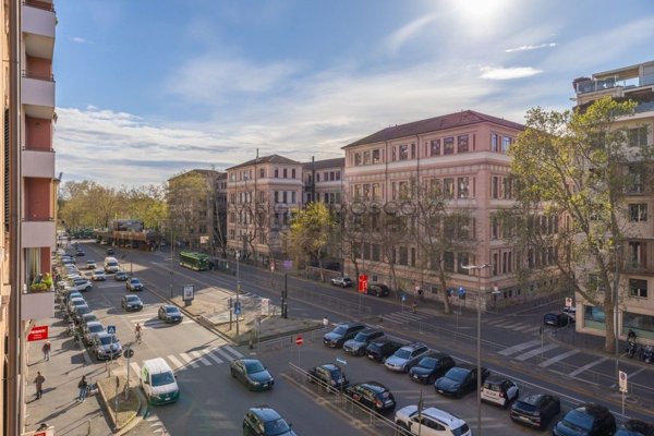 appartamento in vendita a Milano in zona Porta Volta