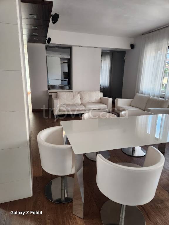 appartamento in vendita a Milano in zona Sempione