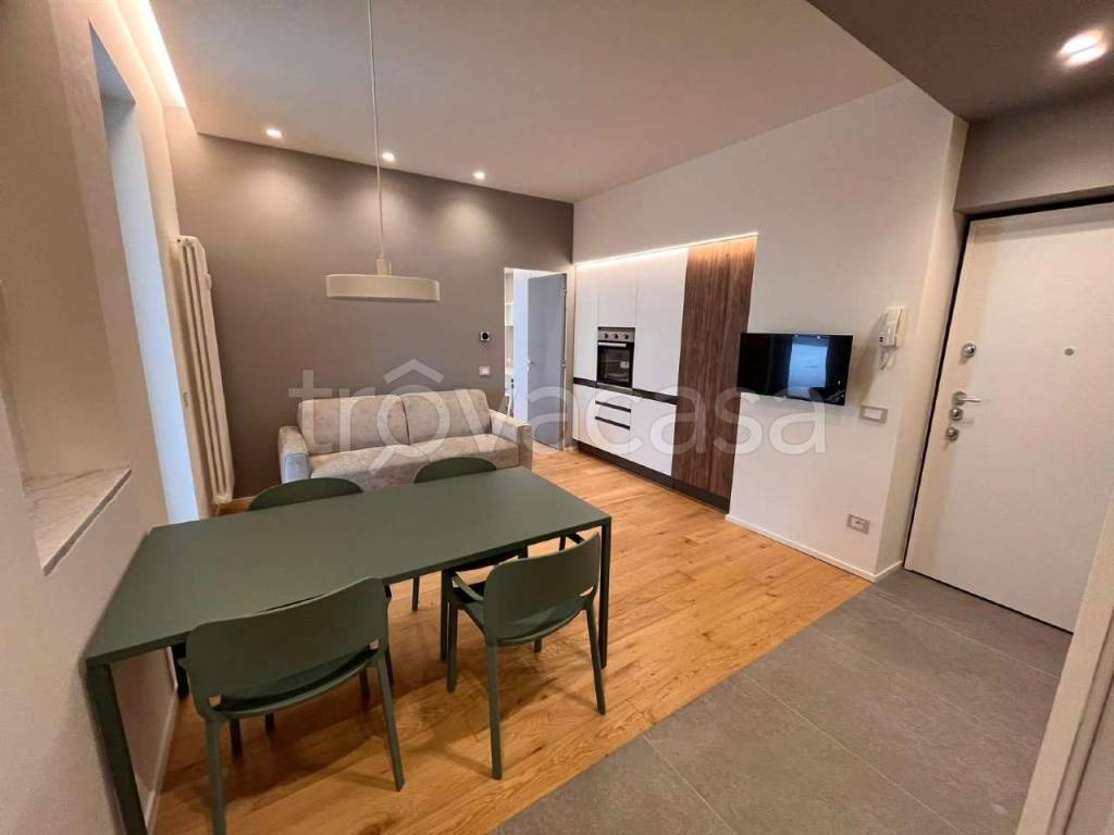 appartamento in vendita a Milano in zona Sant'Ambrogio