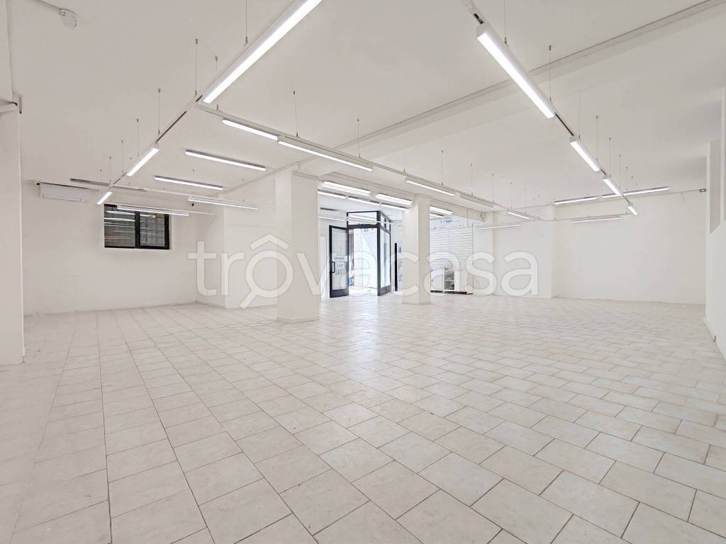 negozio in vendita a Milano